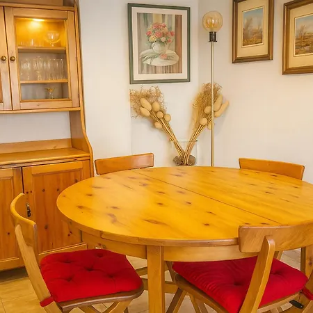 Park-coastal Refuge By The شقة